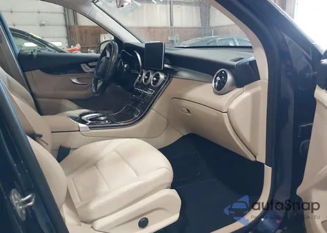 2018 Mercedes-Benz Glc 300 4Matic z USA, uszkodzony, nr VIN WDC0G4KB2JV050513